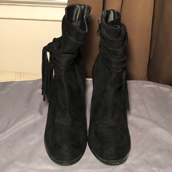 Faux Suede Booties with tassel details size 7 - Picture 4 of 8